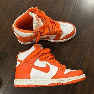 Syracuse dunks